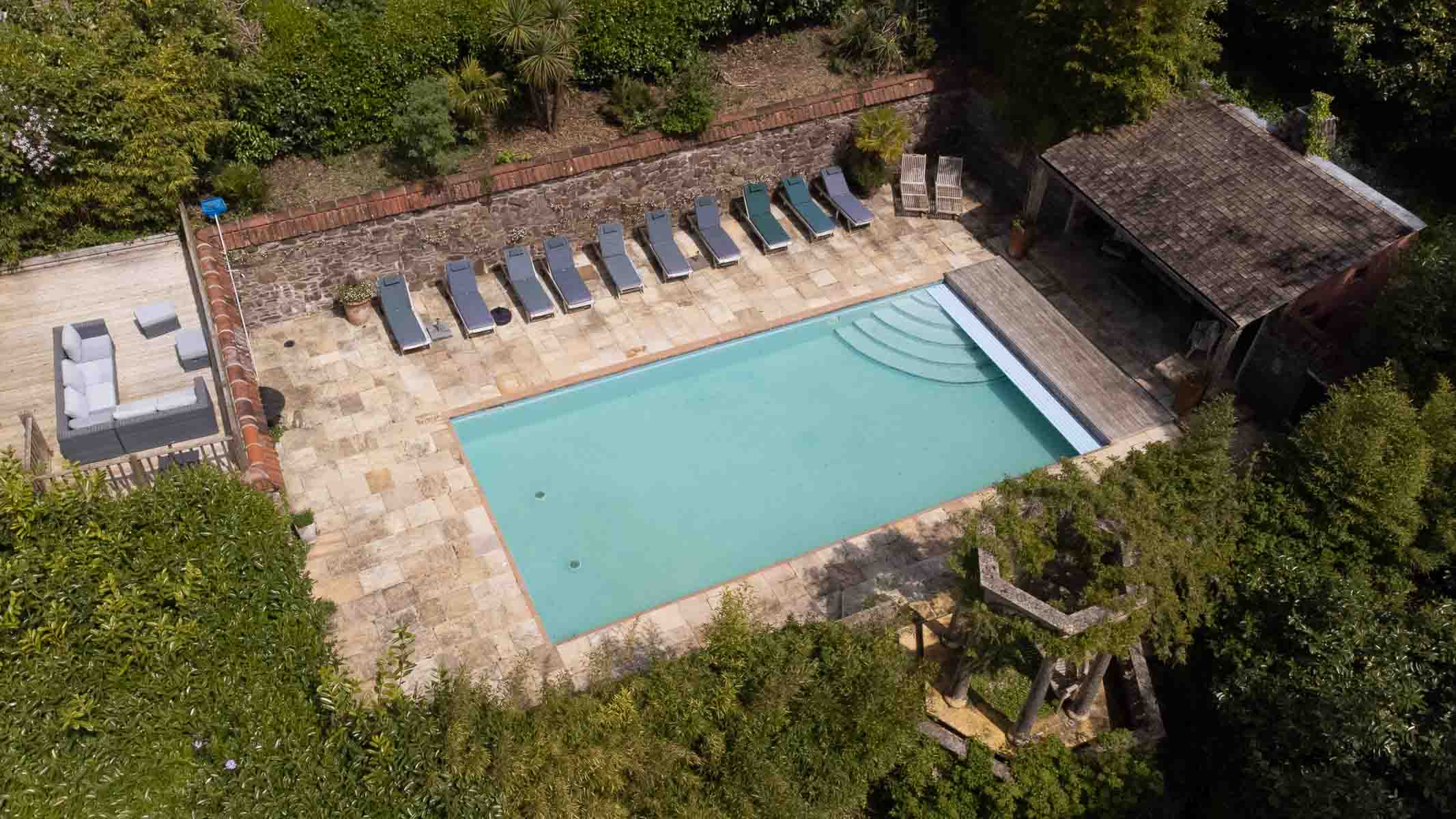 Victorian Rectory for 14 - 20 guests image 3